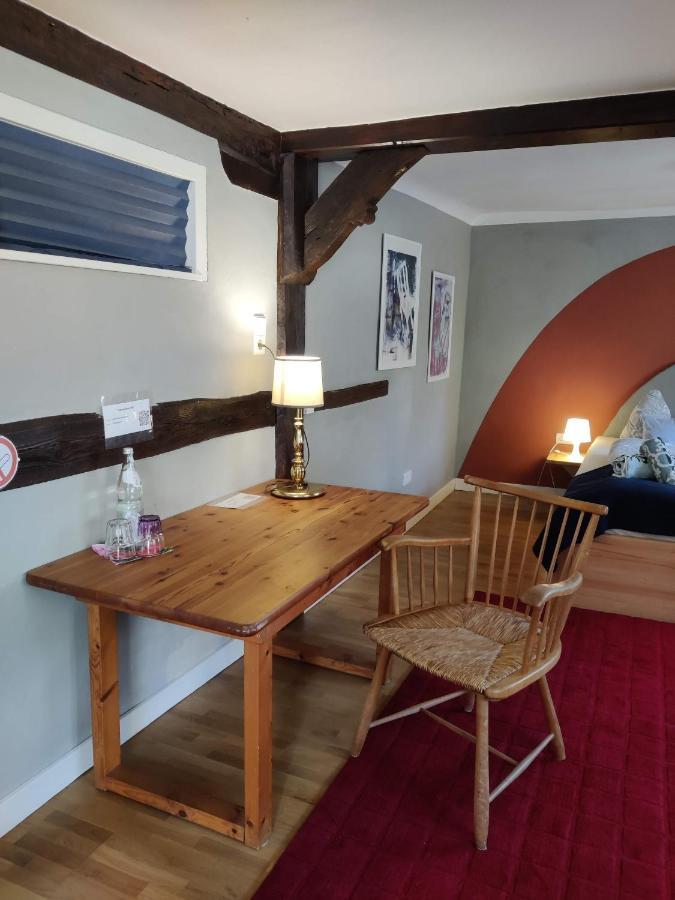 Gemuetliche Gaestezimmer In Einem Neu Sanierten Fachwerkhaus Заксенхайм Экстерьер фото