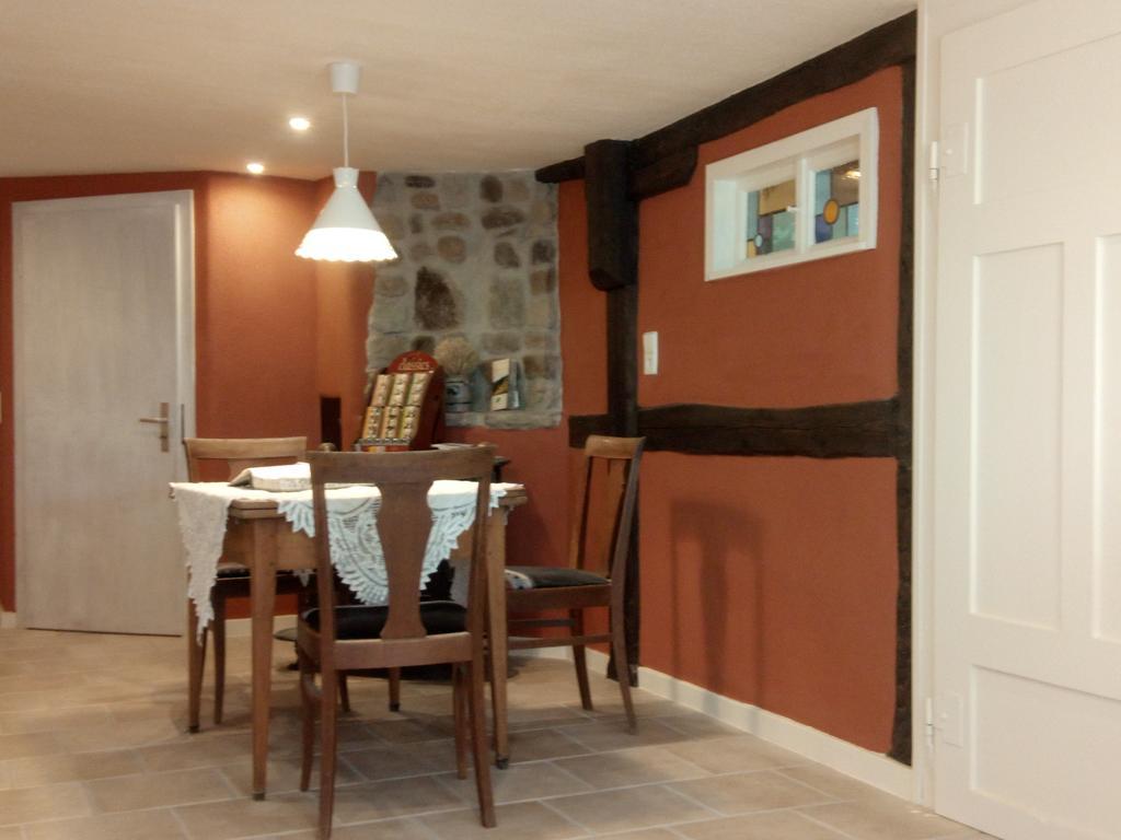Gemuetliche Gaestezimmer In Einem Neu Sanierten Fachwerkhaus Заксенхайм Экстерьер фото